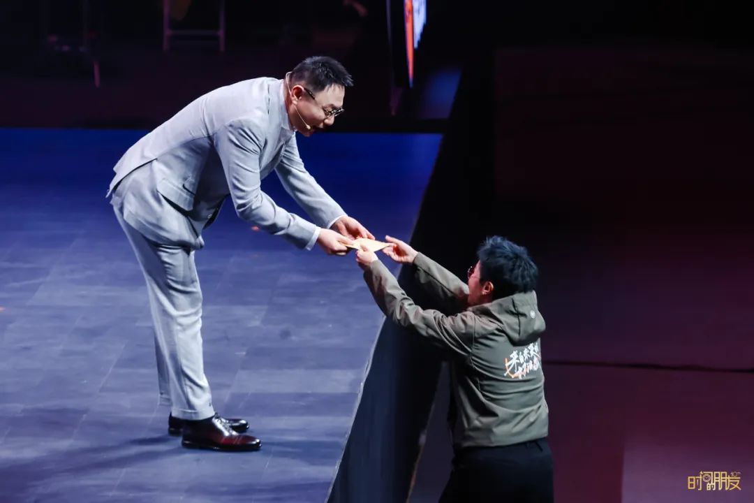 看了罗振宇2024年跨年演讲，终究也是普通人-59爱分享