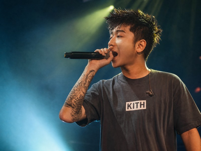 王以太：一个不靠流量的rapper，如何靠音乐走到今天？-59爱分享